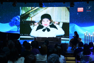 Radio 4 shared precious video footage of Aristo with the audience.