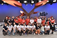 香港电台与香港红十字会第二年携手合作，艺人联同港台代表一起呼吁大众一起卷起衣袖，捐血救人。